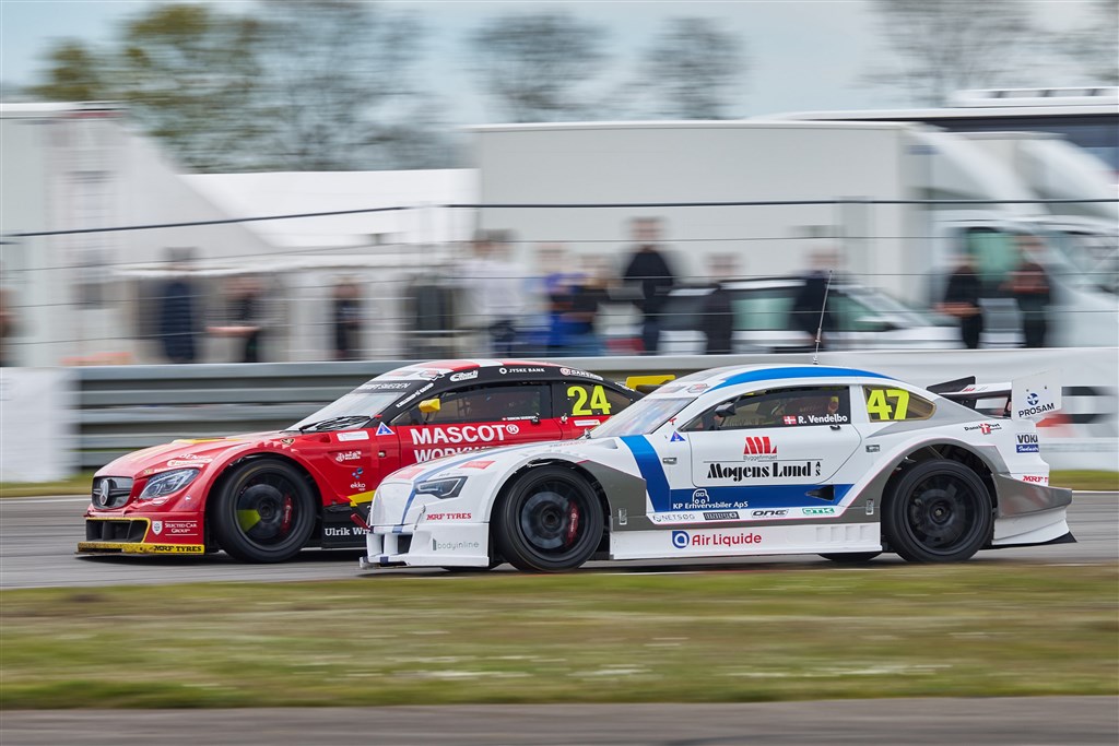 Simon Seiersen (24) og Rasmus Vendelbo (47) var helt fremme ved årets sæsonpremiere i Grand Prix Tours Super 2L.
(Foto: Stumpphoto)